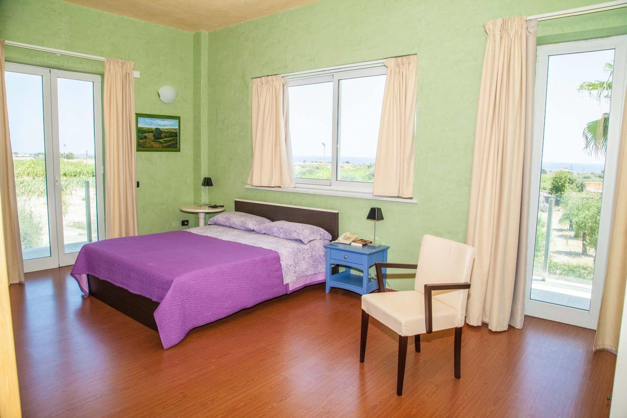אבולה Hotel Pacla מראה חיצוני תמונה
